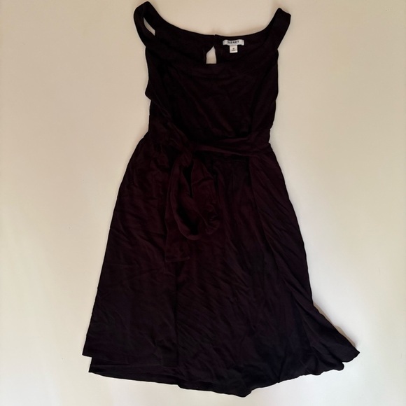 Old Navy Elegant Sleeveless Black Dress - Picture 2 of 8